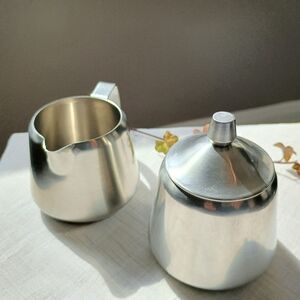 🛋️ MCM Kitchen 🛋️ 1960s Oneida stainless Japan sugar, creamer, Minimalist Home